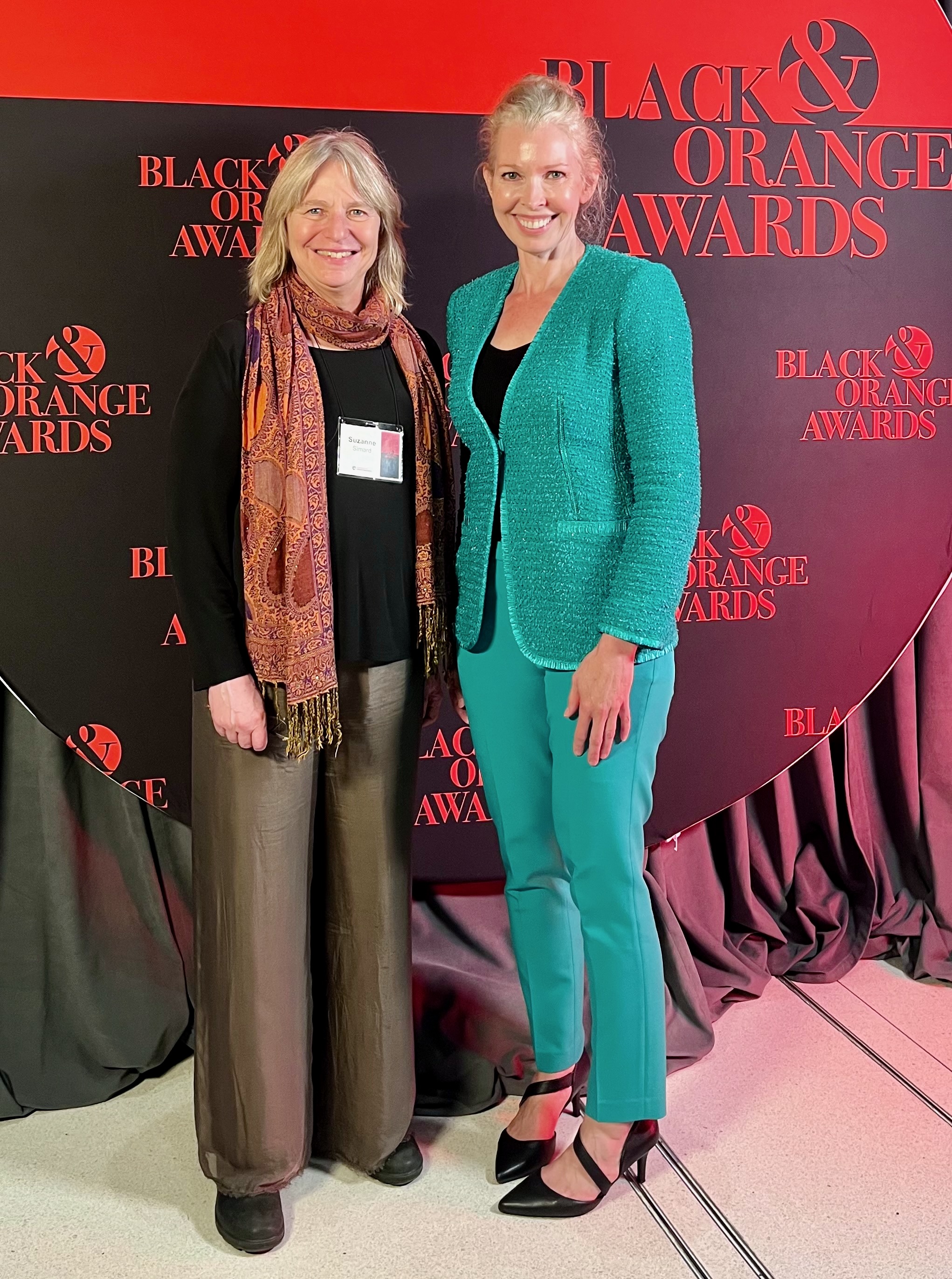 Dr. Julie Pullen with Suzanne Simard at Oregon State University alumni awards